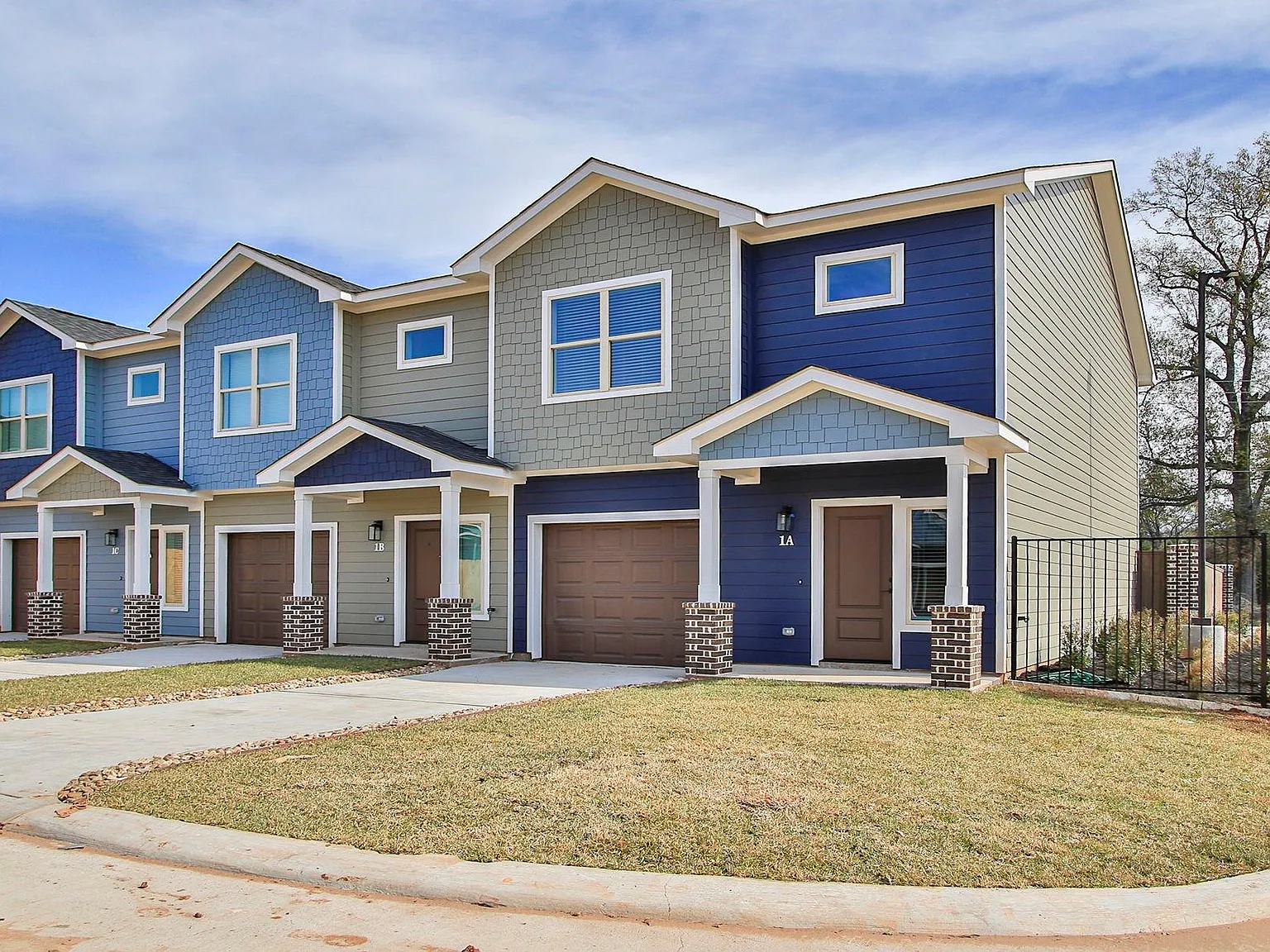 3 bed, 2.0 bath, 1366 sqft, $1,750 — Photo 2