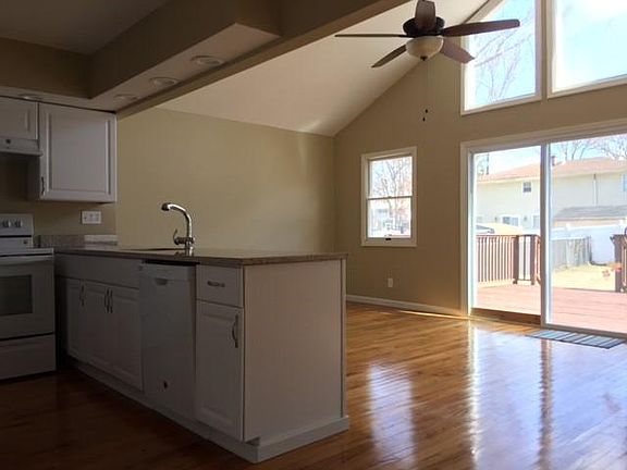 5th image of 29 Rosemary Ln