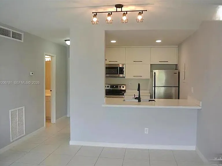 2160 SW 16th Ave #417 — Photo 10