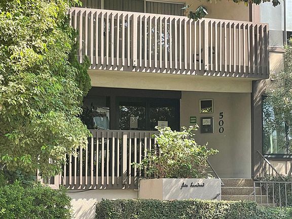 4th image of 500 S Oak Knoll Ave Unit 39