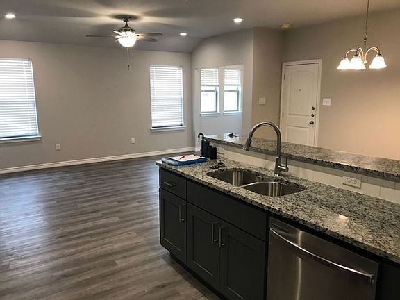 5th image of 2860 Melissa Ln