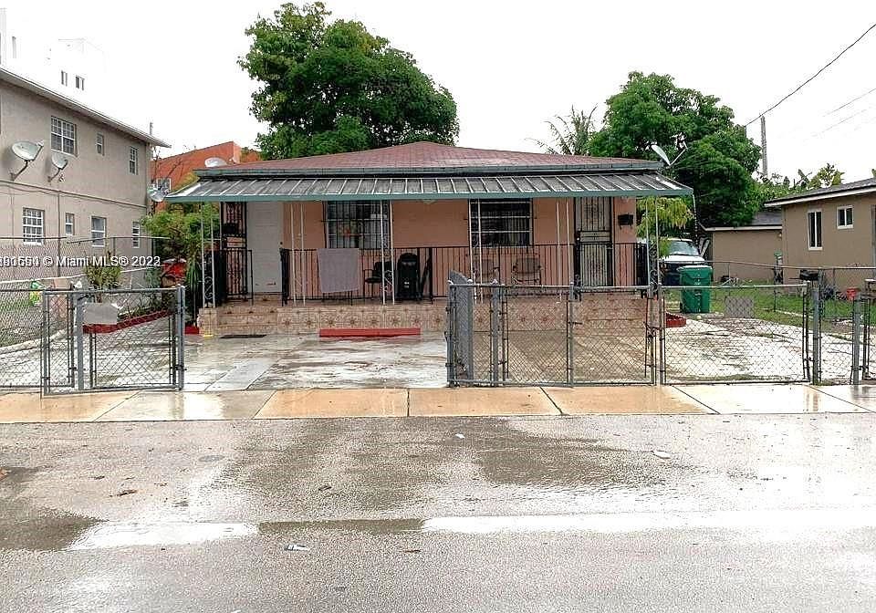 1st image of 611 NW 23rd Ct