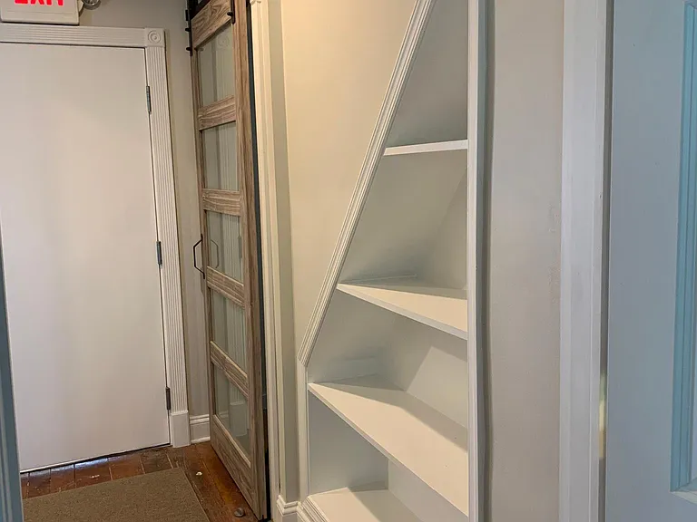 7 E Franklin St #3 — Photo 6