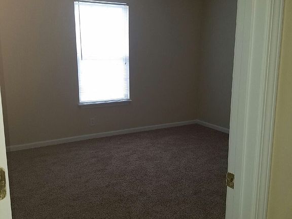 3rd image of 280 Winters Ct