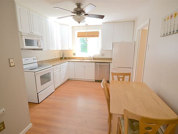 2nd image of 98 Golfview Dr #98