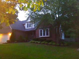 1052 Crimson Creek Dr, Lexington, KY 40509