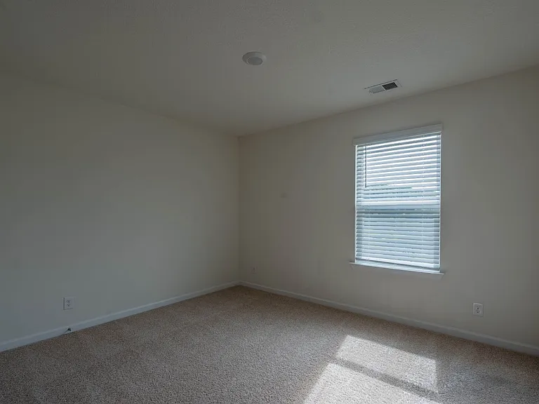 2915 Southbridge Rd — Photo 17