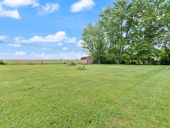 3rd image of 103 Mountain View Dr