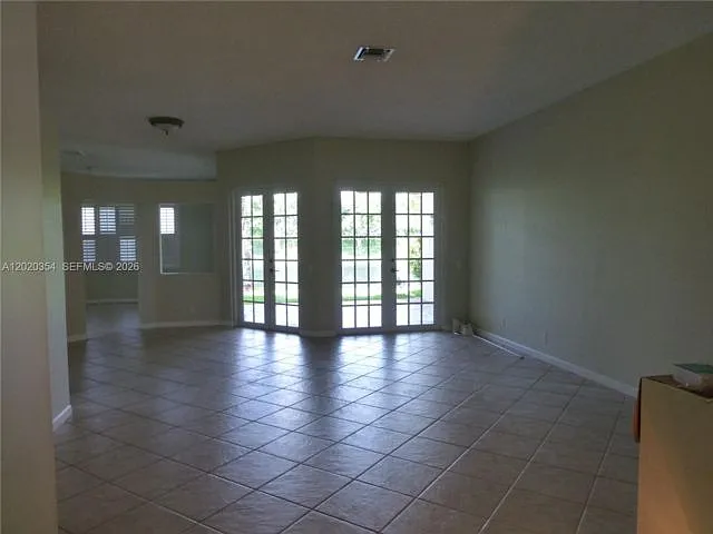 1139 Chenille Cir — Photo 2