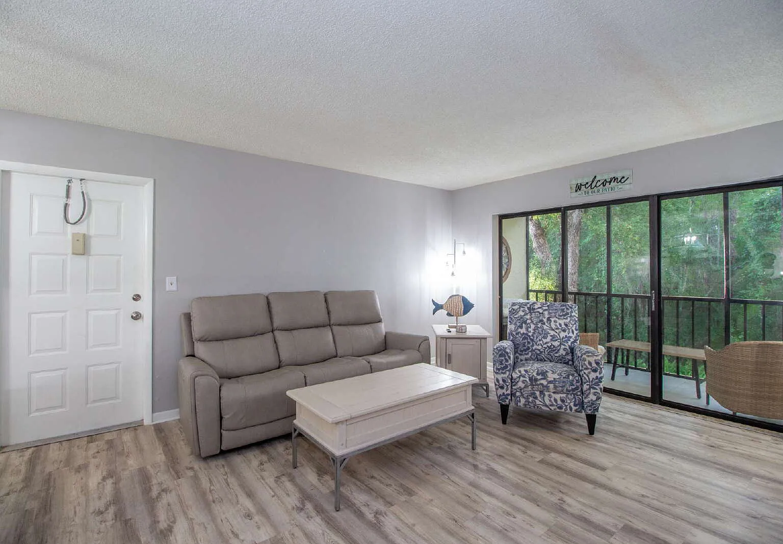 2 bed, 2.0 bath, 979 sqft, $1,700 — Photo 3