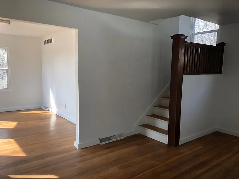 4334 Wayne Ave — Photo 3