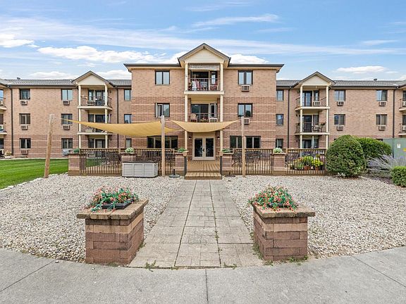 4th image of 530 N Silverbrook DRIVE #327