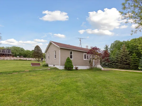 2825 N Croswell Rd, Ithaca, MI 48847