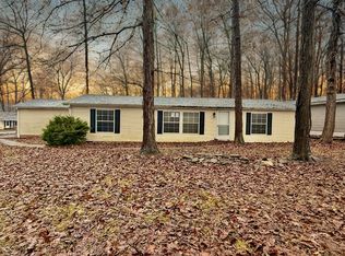 180 Lazy River Ct, Cloverdale, IN 46120