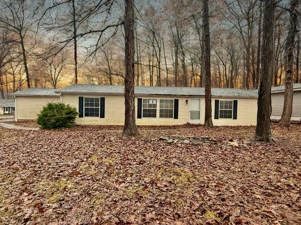 180 Lazy River Ct, Cloverdale, IN 46120