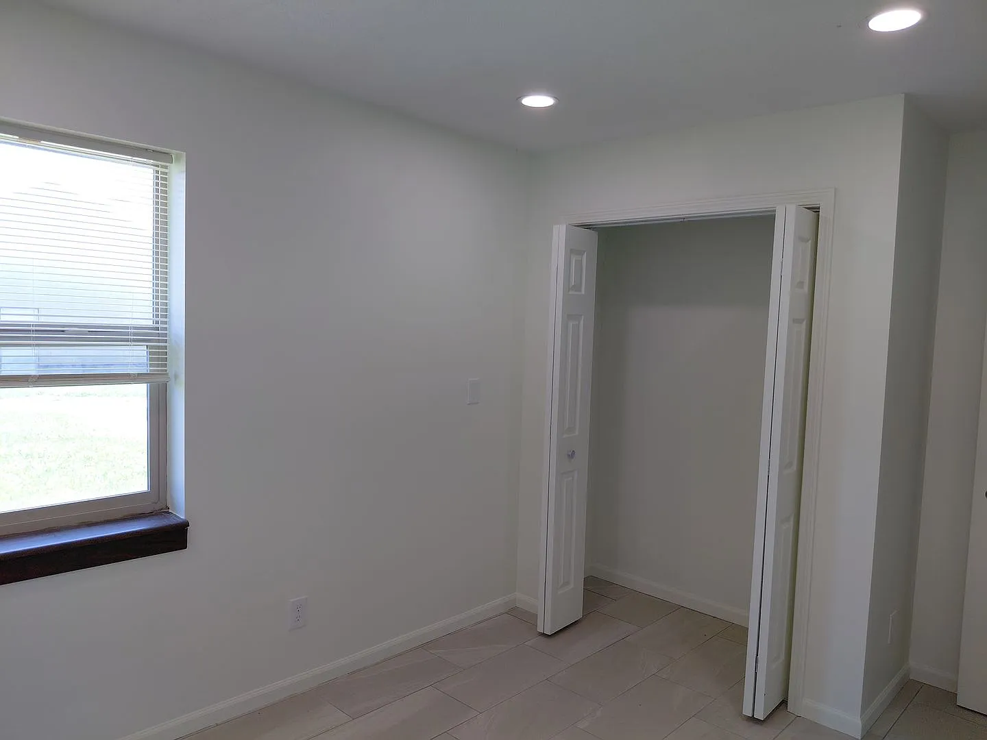 102 & 103 Eskridge Apts — Photo 3