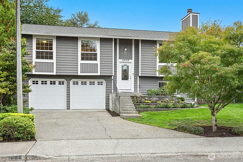 3rd image of 1808 225th Street SE