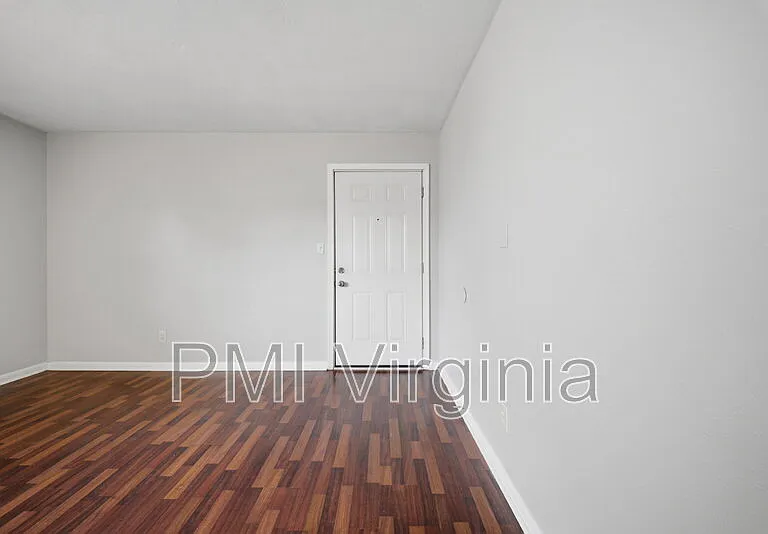 417 E Little Creek Rd #4 — Photo 3