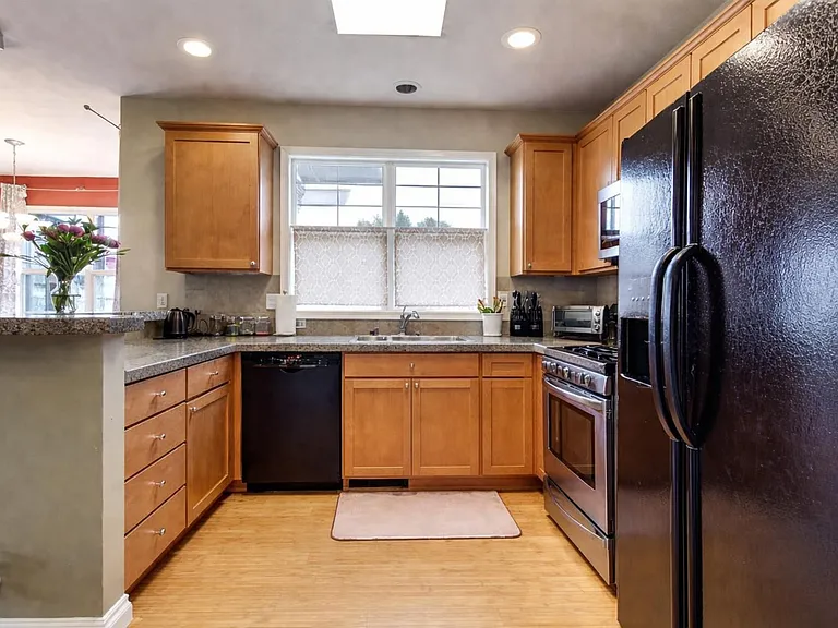 18860 NE 63rd Way #102 — Photo 8