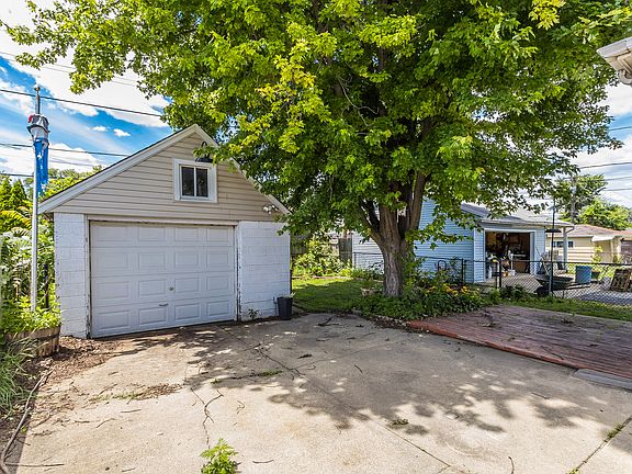 3rd image of 4024 Gage Ave