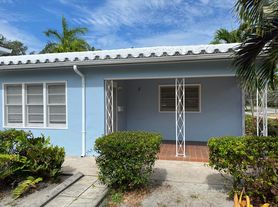 1020 NE 3rd St, Fort Lauderdale, FL