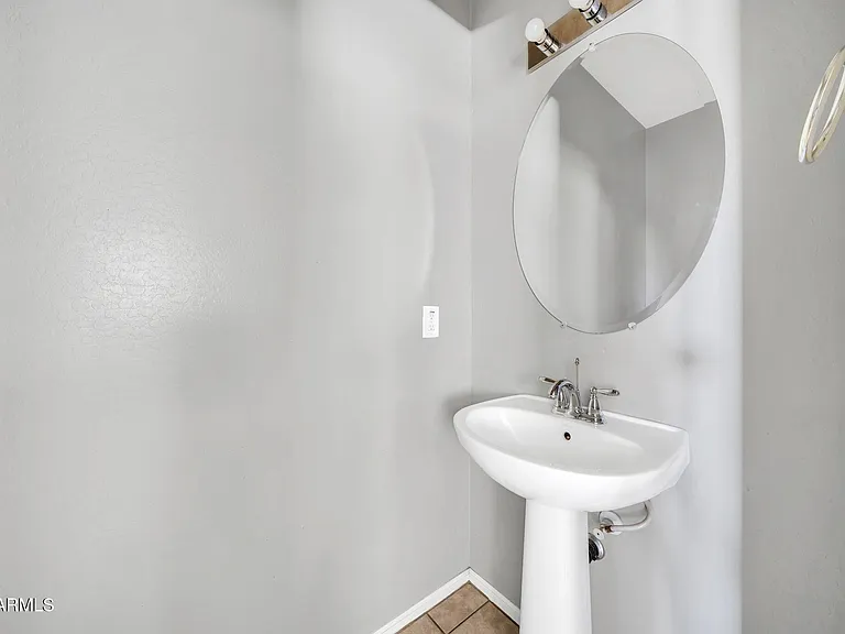 7770 W Alvarado Rd — Photo 29