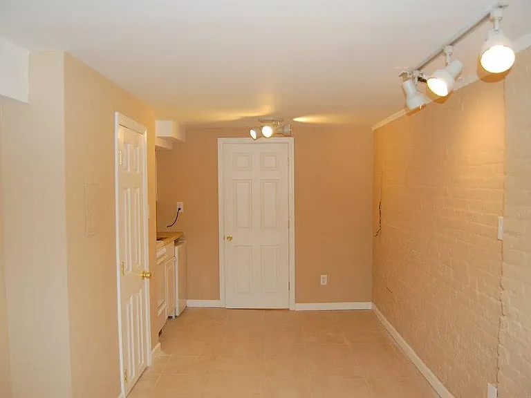 320 Jefferson St #GRF — Photo 5