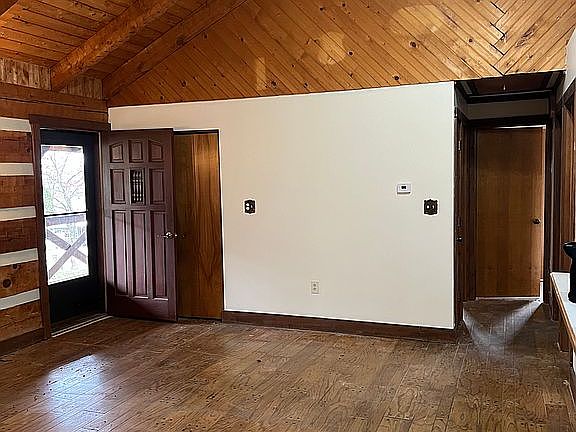 5th image of 49 Hearthstone Dr