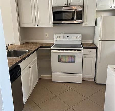 4th image of 10270 NW 35th St APT 10