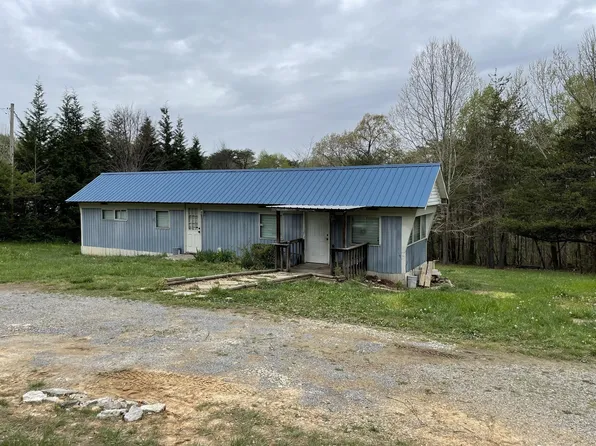 1161 Poole Rd, Chapmansboro, TN 37035