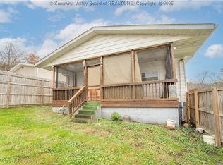 110 Carte St, Saint Albans, WV 25177