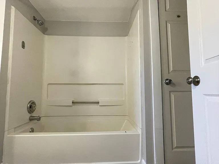 607 E Broad St #2 — Photo 11