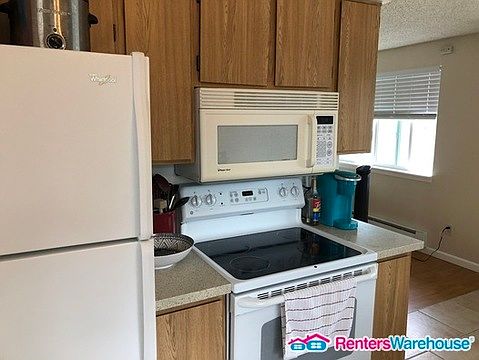 3rd image of 905 30th St NE APT D
