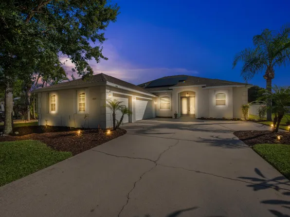 2325 NW Tulip Way, Jensen Beach, FL 34957