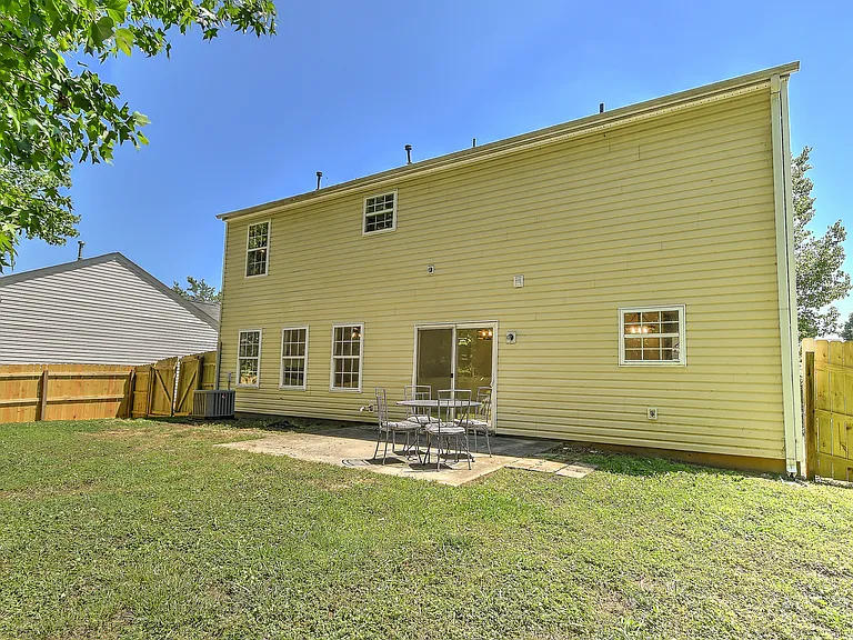 9819 Aventide Ln — Photo 41