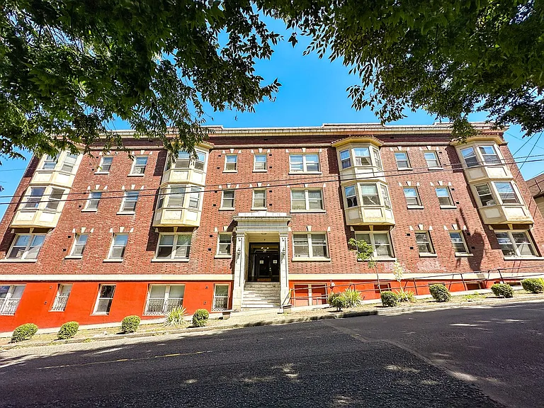 St Florence Apartments — Photo 21