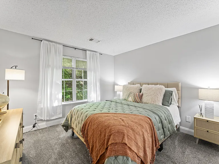 Middletown Brooke Apartments — Photo 29