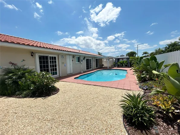13931 SW 156th Ter, Miami, FL 33177