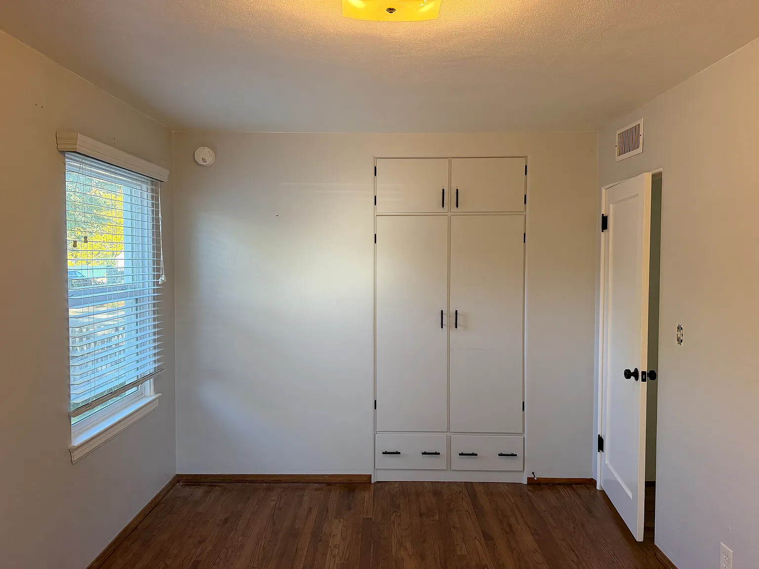 3 bed, 1584 sqft, $2,900 — Photo 3