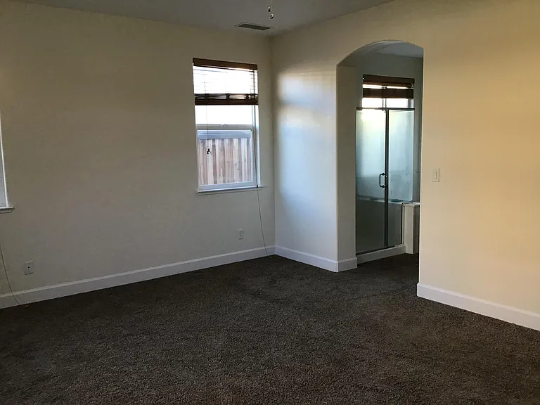 525 Luciana Dr — Photo 6