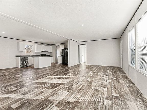 5th image of 172 Lester Dr