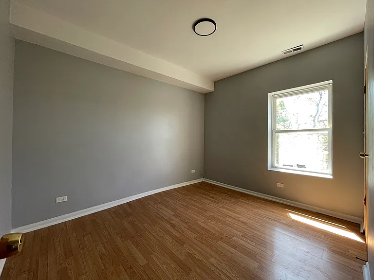 1152 N Harding Ave #3 — Photo 6