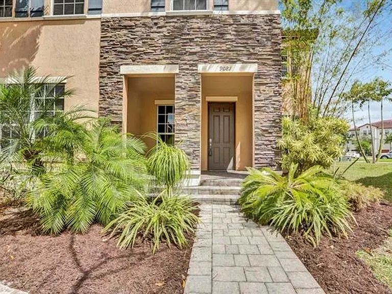 9081 SW 169th Path #Townhouse 9081 — Photo 2