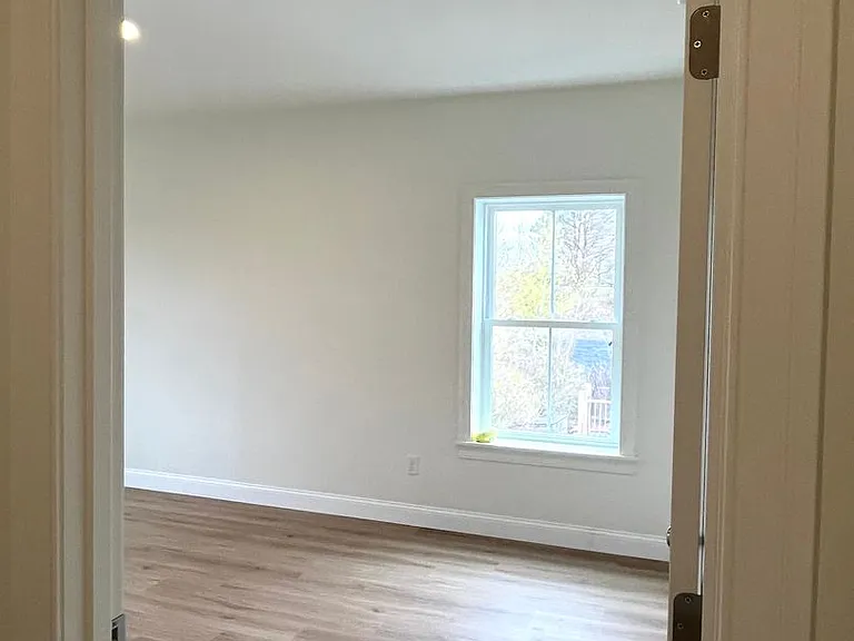 386 Saint John St — Photo 51