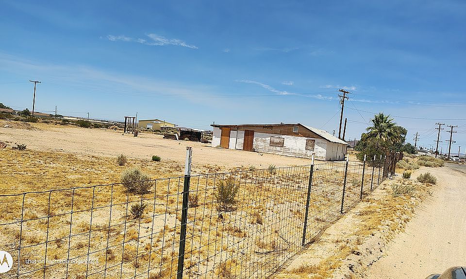 2nd image of 130 Sun Valley Dr