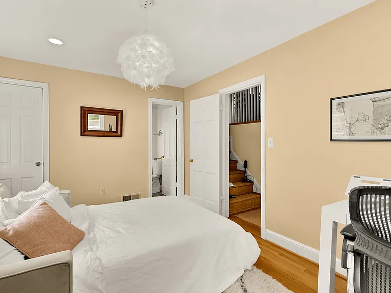 7208 Delfield St — Photo 33