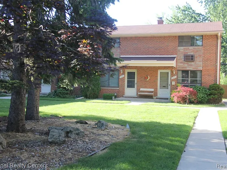 29160 Tessmer Ct — Photo 1
