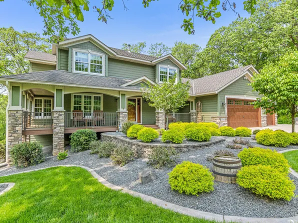 9741 Baxter Trl, Inver Grove Heights, MN 55077