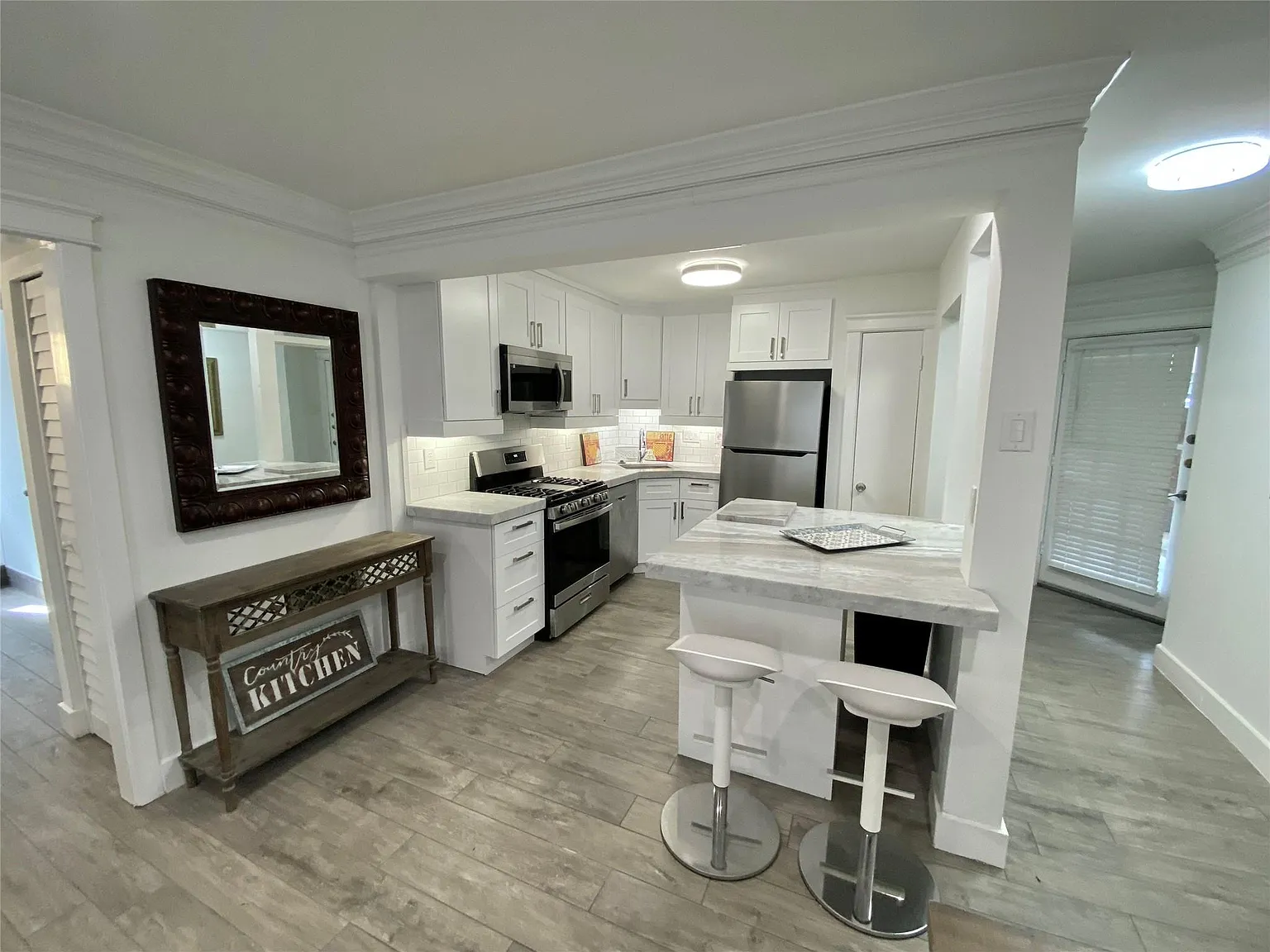 2 bed, 1.0 bath, 1000 sqft, $1,850 — Photo 4