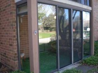 22956 Mastick Rd APT 104, Fairview Park, OH 44126